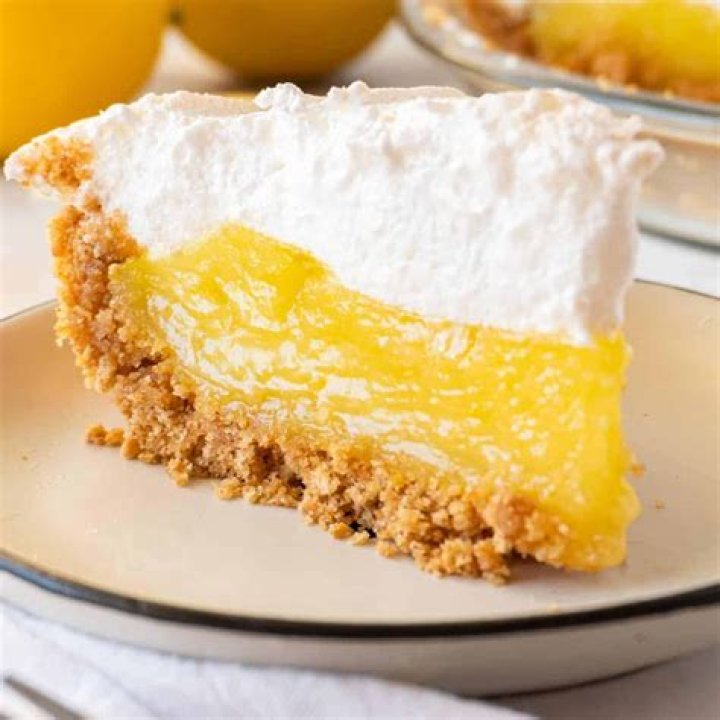 Lemon Cream Pie with Graham Cracker Crust